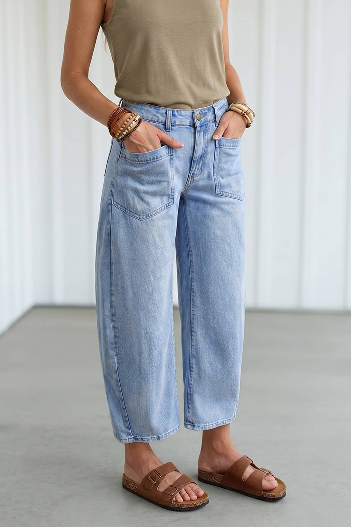 Square Patch Pocket Ankle-Length Barrel Jeans